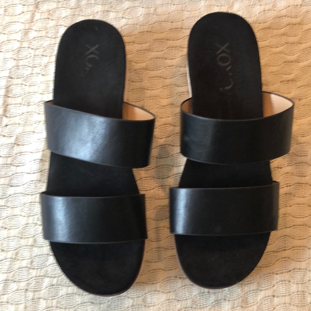 XOXO Black Double Band Slide Sandals